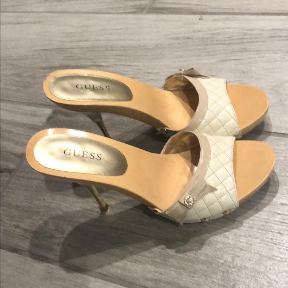 Guess BNWT white and cream hills